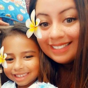 Meet your Posher, Cerise